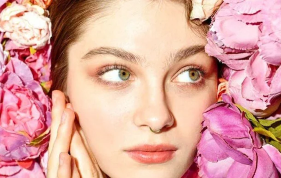 Effortless Towel Trick for Clearing Blackheads